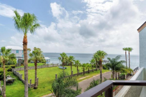 Quiet bayfront condo w/ boat slips & fishing pier!